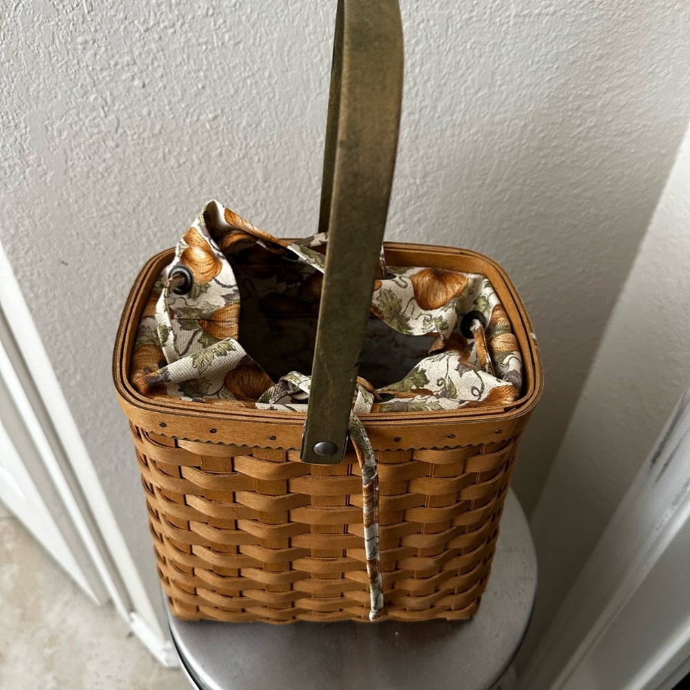 Fall pumpkins Longaberger basket/god used condition
